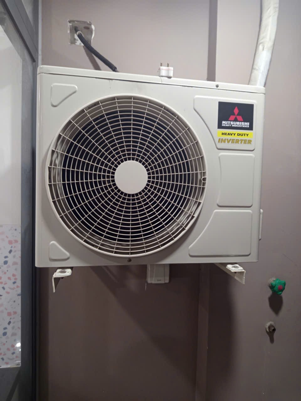 Ảnh thực tế: dàn nóng máy lạnh