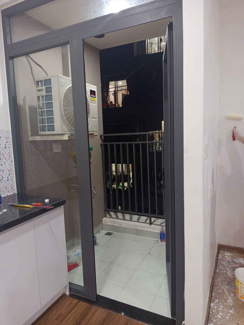 Ảnh thực tế: cửa ra lô gia