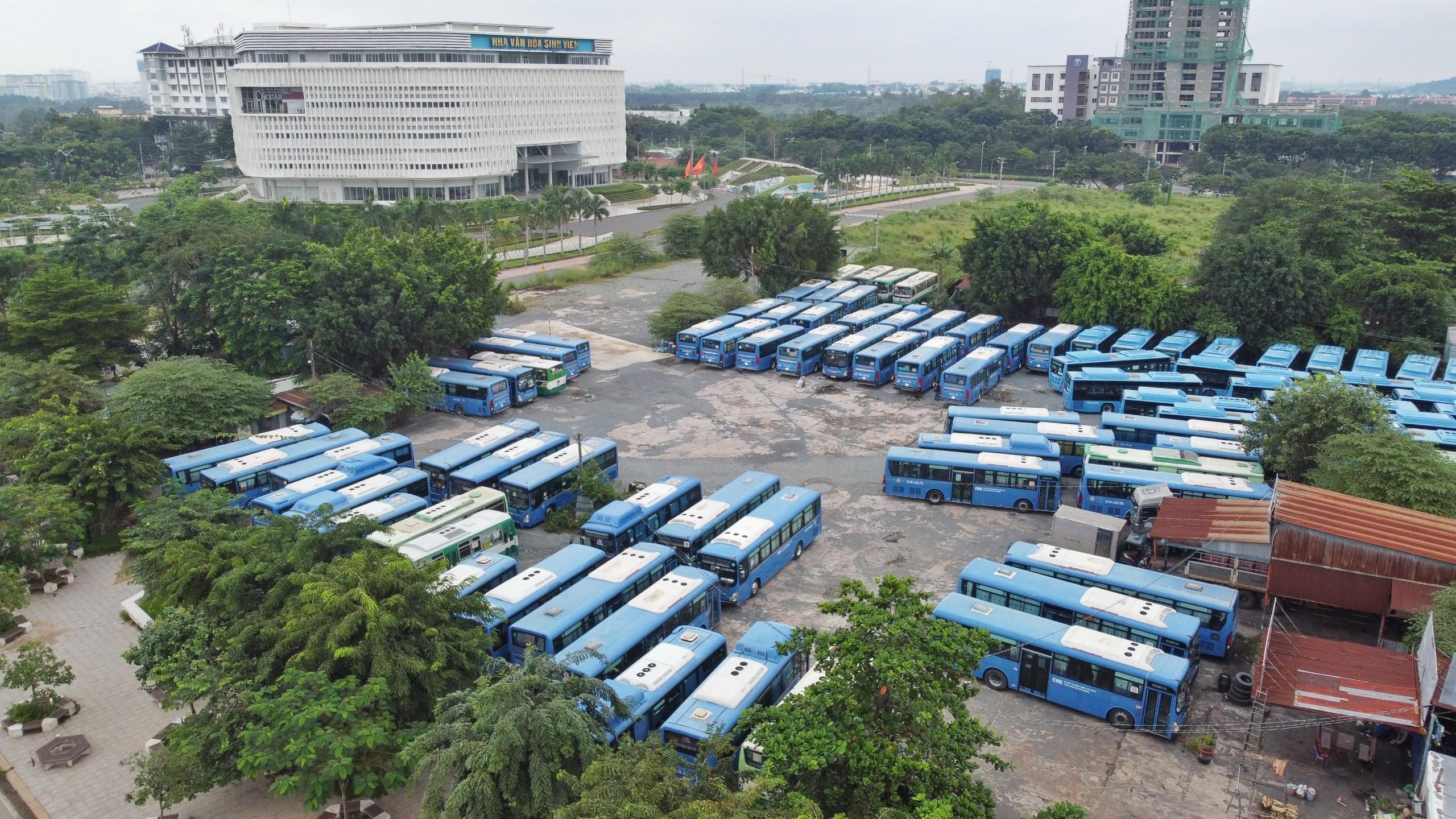 Toàn cảnh Bến xe buýt Đại học Quốc gia TP.HCM
