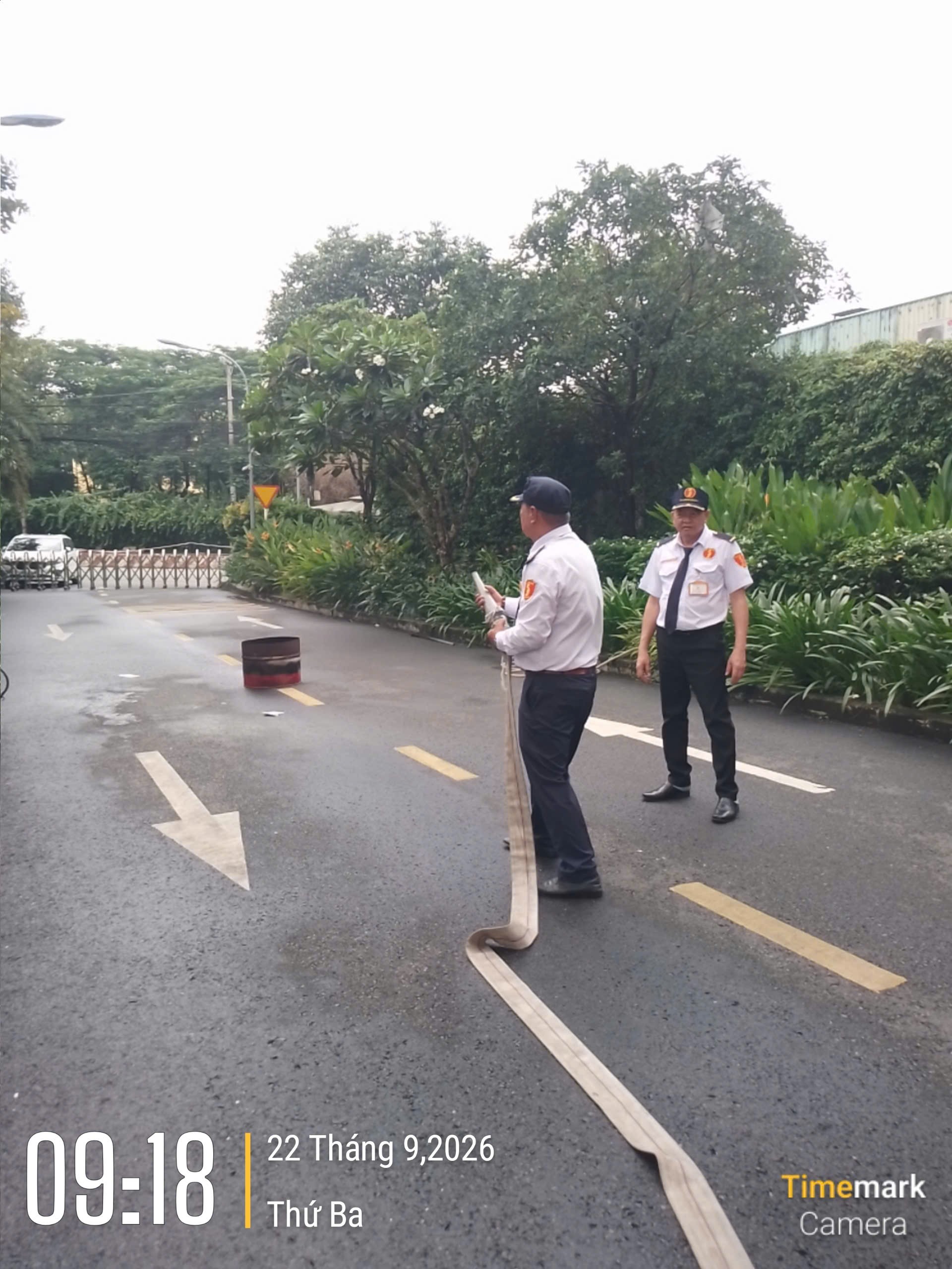 Chuẩn bị vòi chữa cháy tại The EastGate — ảnh 16/20